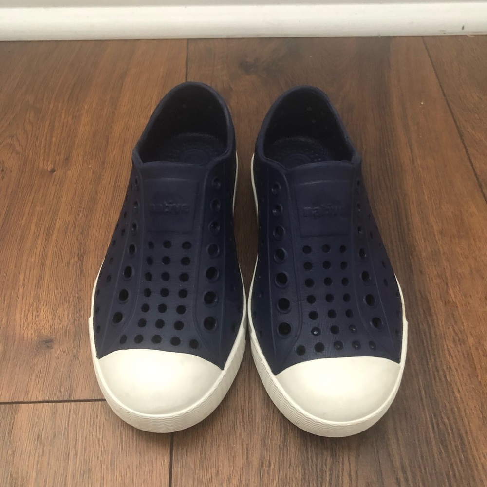 Native Navy Shoes Kids Size 11